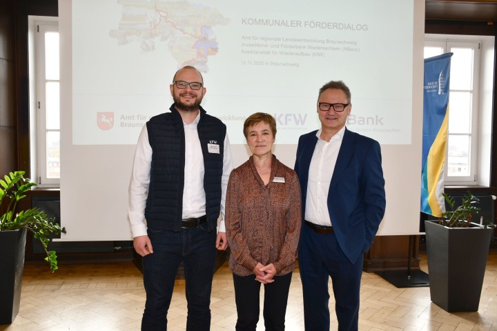 Stefan Kahl (KfW), Astrid Paus (ArL Braunschweig) und Michael Kiesewetter (NBank) luden zum Kommunalen Förderdialog nach Braunschweig ein.
