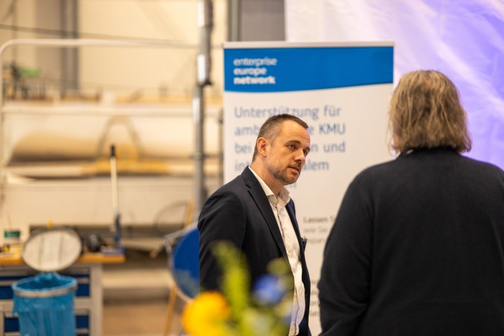 Besucher der Veranstaltung im Gespräch