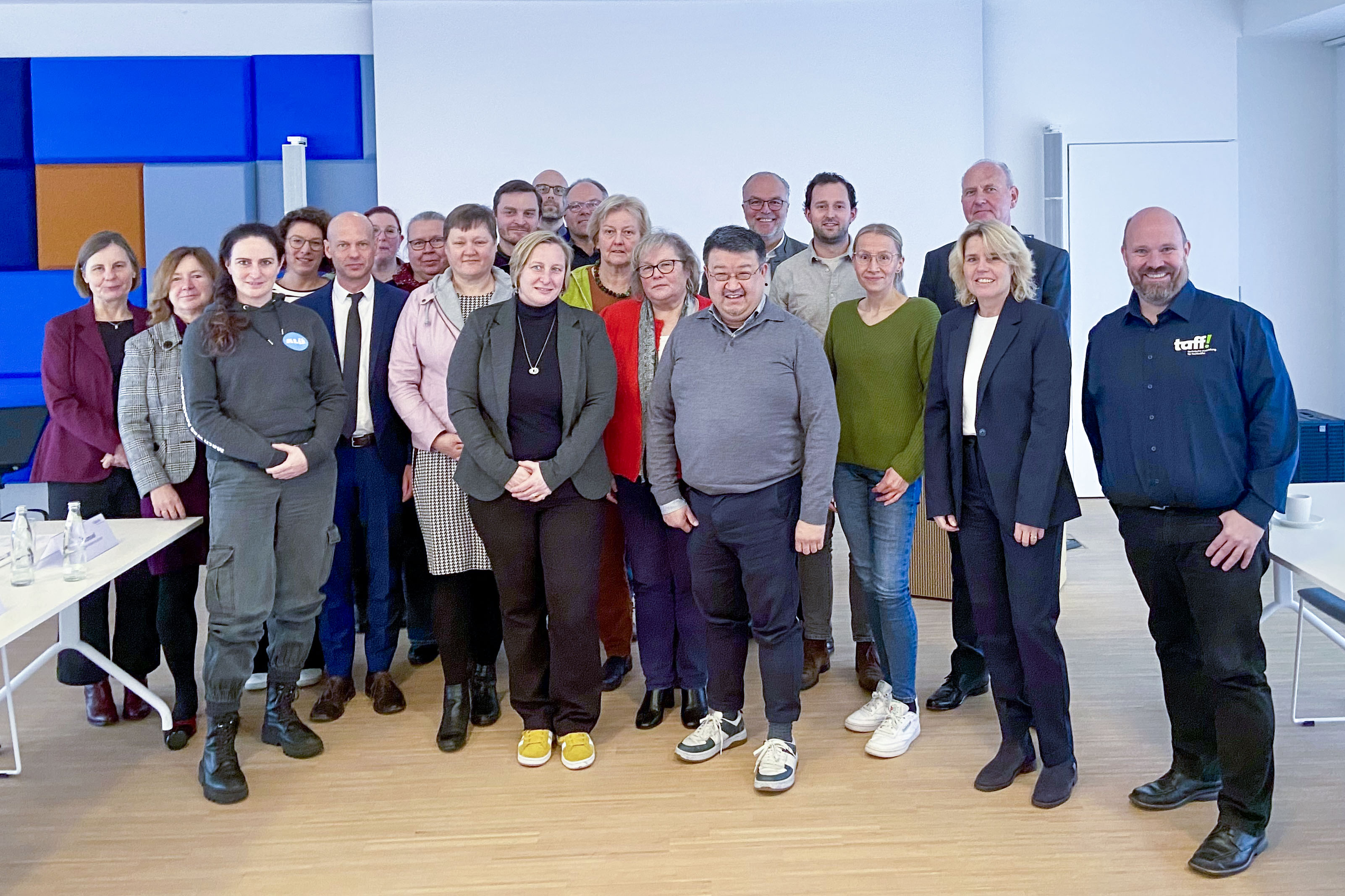 Gruppenbild Netzwerkpartner und -partnerinnen der Ausbildungsverbünde